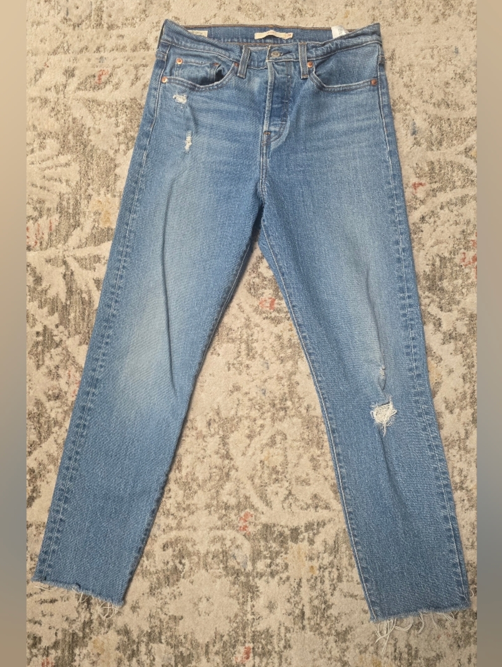 Levi's Premium Wedgie Size 28 Women Distressed Jeans Medium Blue Wash